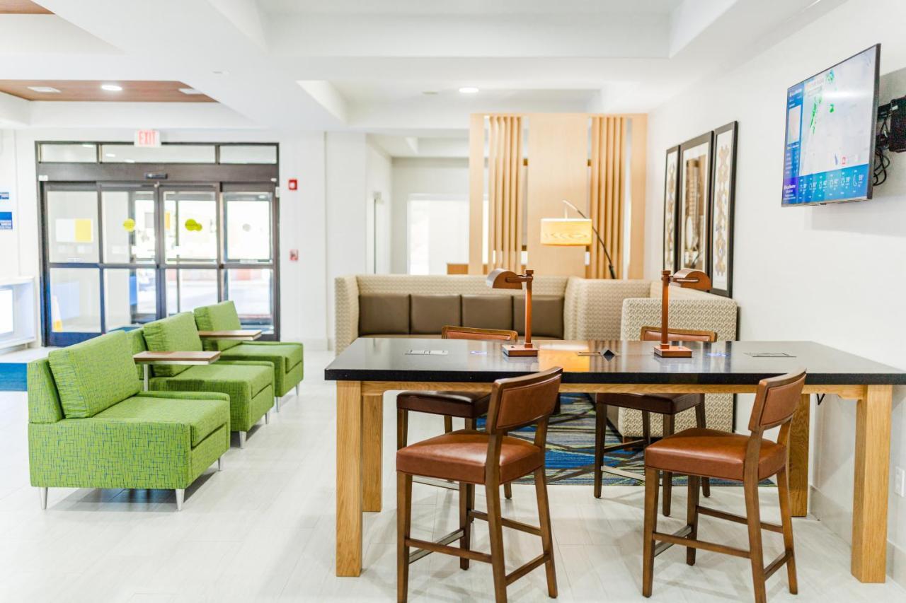 Holiday Inn Express Hotel & Suites Greenville By Ihg Exterior photo