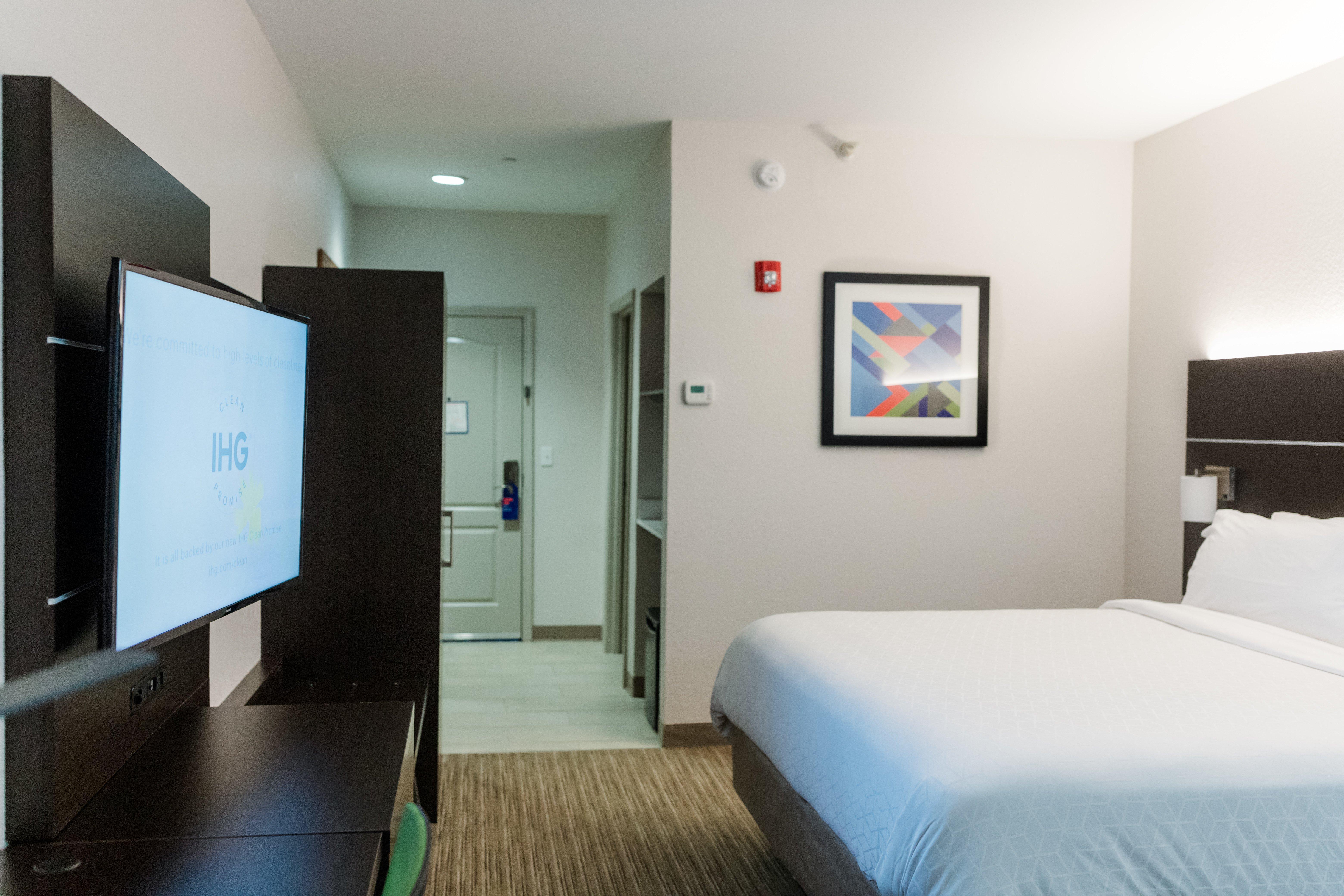 Holiday Inn Express Hotel & Suites Greenville By Ihg Exterior photo