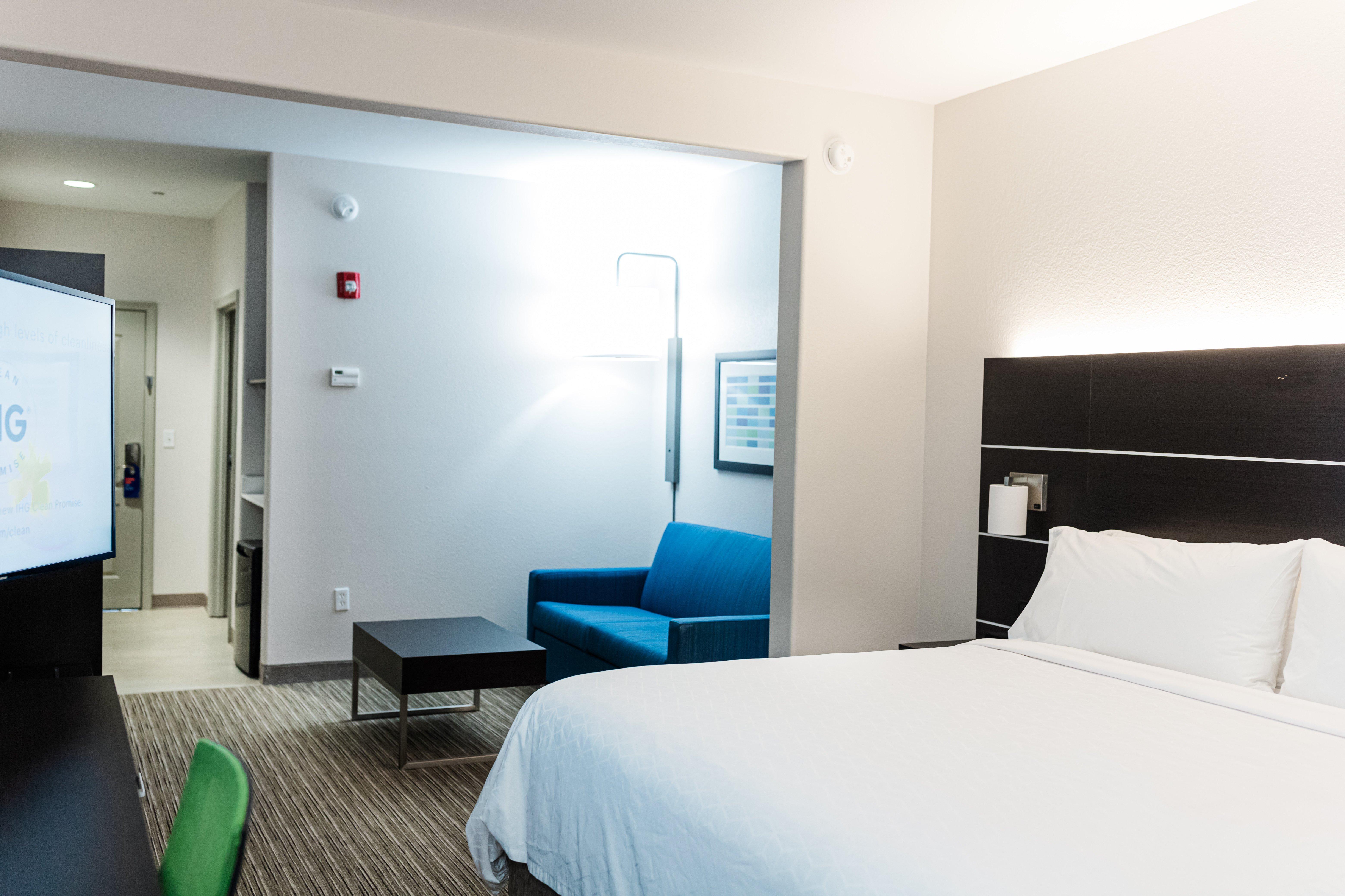 Holiday Inn Express Hotel & Suites Greenville By Ihg Exterior photo