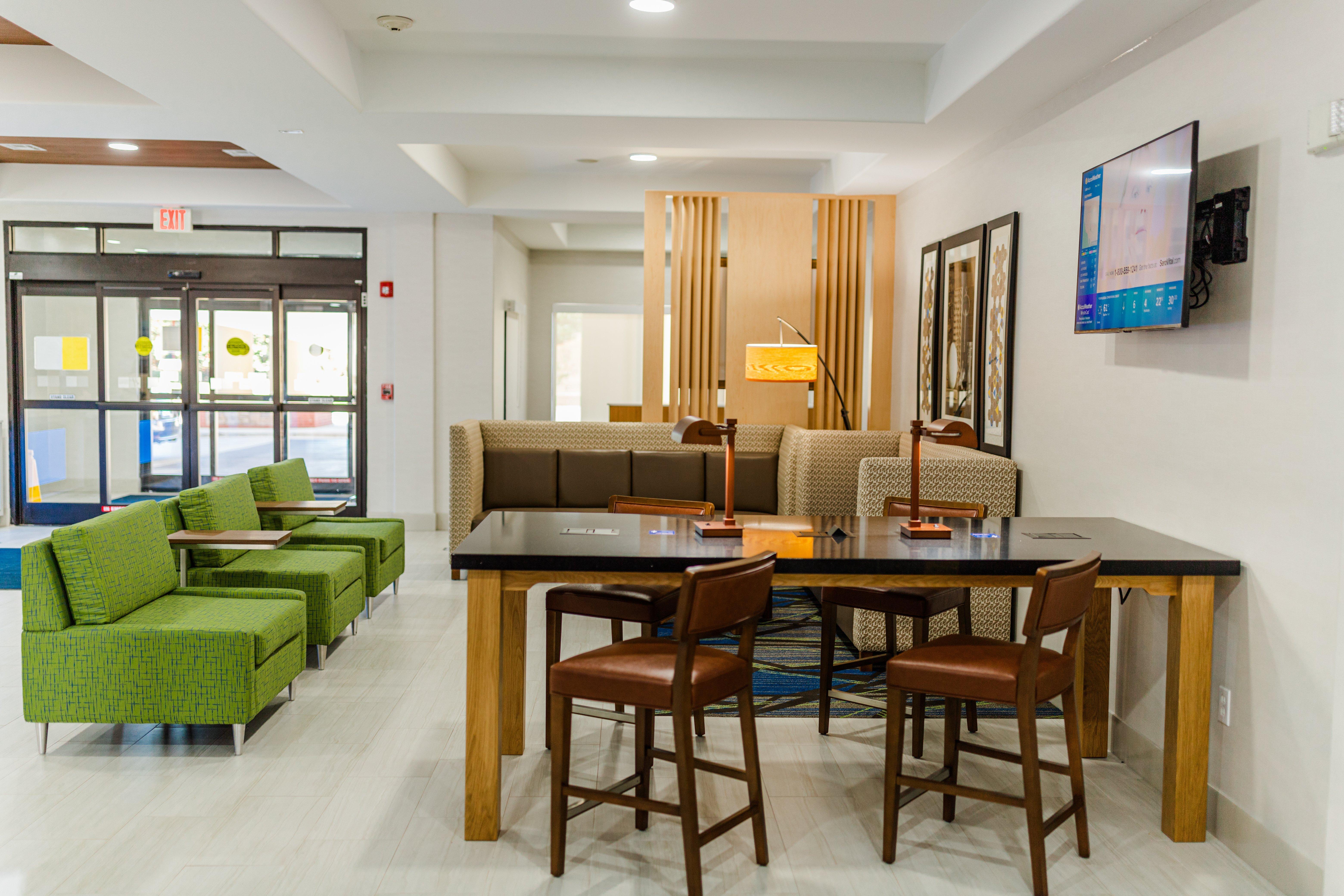 Holiday Inn Express Hotel & Suites Greenville By Ihg Exterior photo