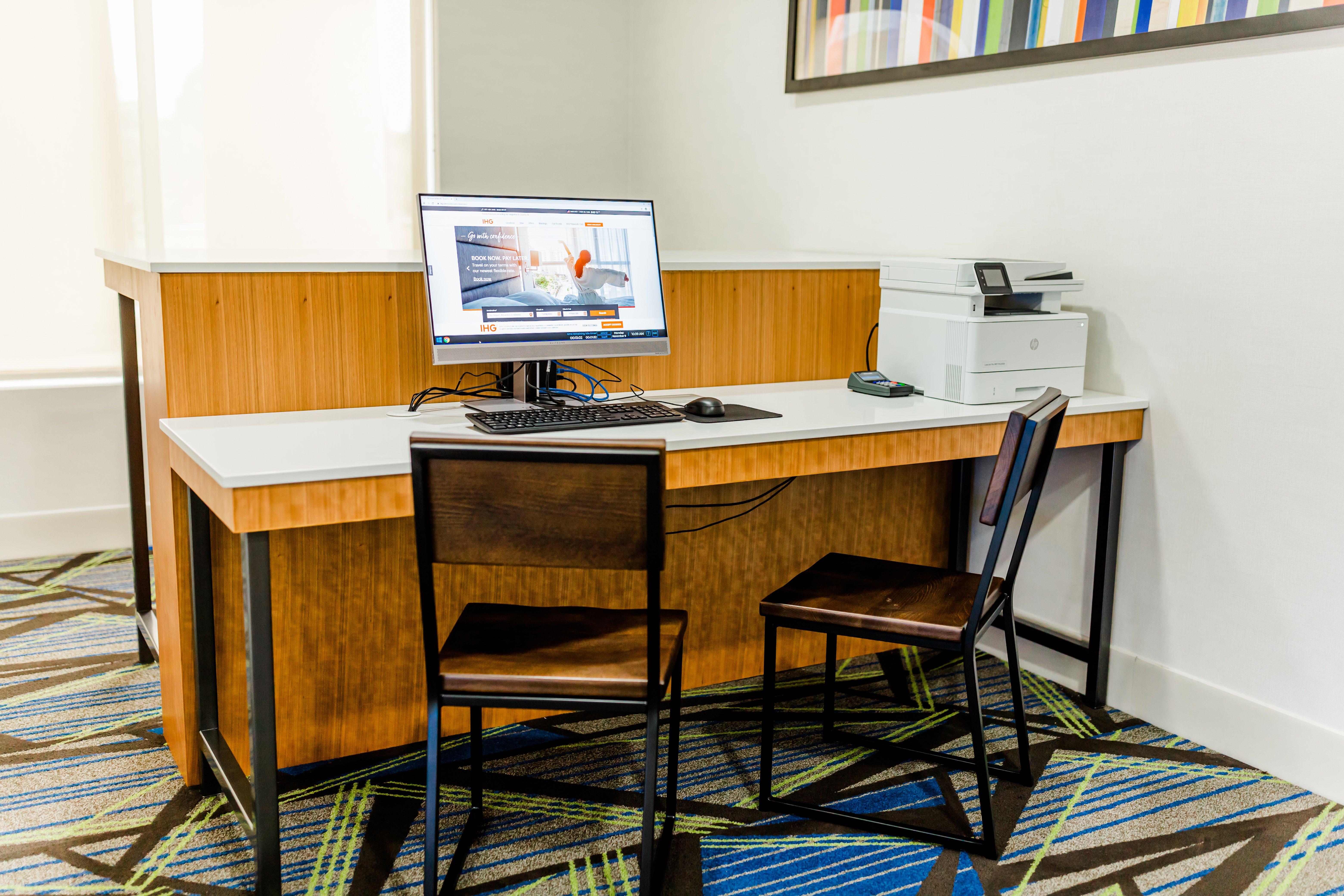 Holiday Inn Express Hotel & Suites Greenville By Ihg Exterior photo